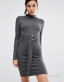 Vestito grigio fasciante con cintura Asos