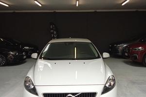 Volvo V40 D2 R-Design Momentum 