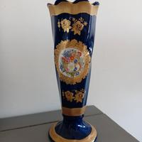 Vaso in porcellana vintage