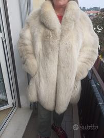Pelliccia di volpe bianca.