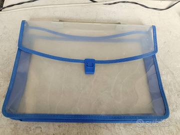 cartellina trasparente + blocco appunti