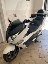 Scooter Honda SW-T 400