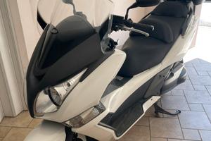 Scooter Honda SW-T 400