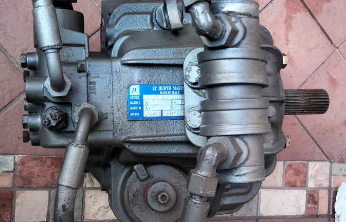 Invertitore ZF HURTH MARINE