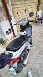 Piaggio Beverly 200
