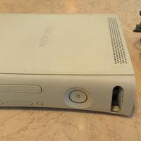 XboX 360+3 joystick+8 videogiochi