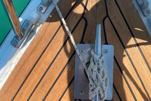 Barca a vela semicabinata