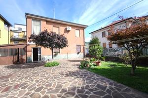 PORZIONE DI BIFAMILIARE A CORMANO