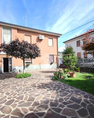 PORZIONE DI BIFAMILIARE A CORMANO