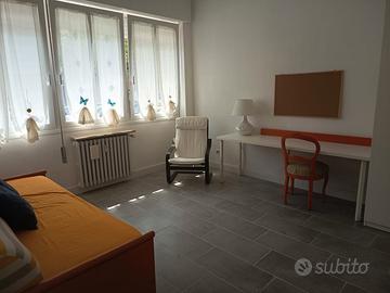 Borgo Milano--stanza uso singolo ampia e luminosa
