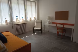 Borgo Milano--stanza uso singolo ampia e luminosa