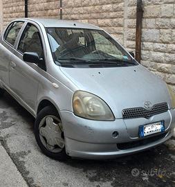TOYOTA YARIS 2000
