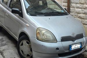TOYOTA YARIS 2000