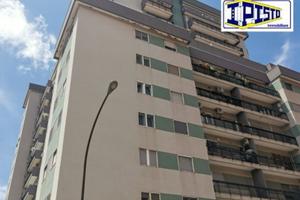 Plurivani+acc.,p. auto V.Veneto ang. v.le M.Grecia