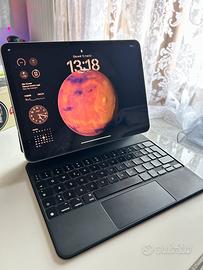 iPad Pro 11” 2022 + Apple Magic Keyboard