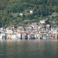 Luminoso trilocale con spese incluse e posto auto