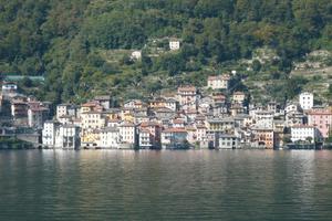 Luminoso trilocale con spese incluse e posto auto