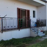 Ampia casa singola con giardino