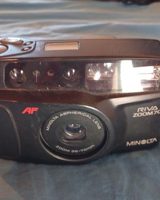  📸
Minolta Riva Zoom 70 analogica 35mm