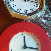 2 orologi da parete e 1 da polso