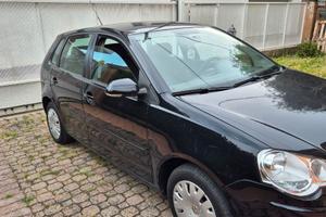 Volkswagen Polo nera 1.4 TDI anno 2007 km 225000