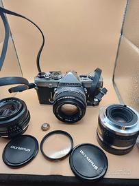 Olympus OM-1n+50mm f 1.8+28mm f2.8+borsa+pile