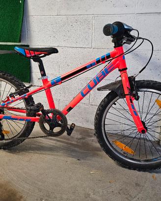 Bici bambino bambina Cube 200 20 pollici