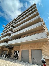 Garage nel Seminterrato- in Via Socrate-