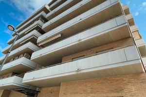 Garage nel Seminterrato- in Via Socrate-