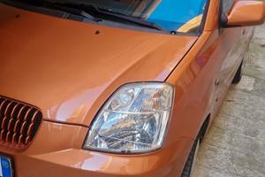 Kia Picanto 1100 orange 