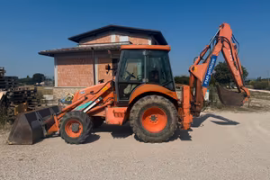 Terna gommata Fiat Hitachi FB100.4PT  4x4