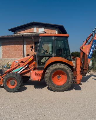 Terna gommata Fiat Hitachi FB100.4PT  4x4