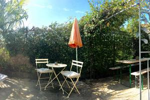 villa con giardino, ampi spazi comuni.