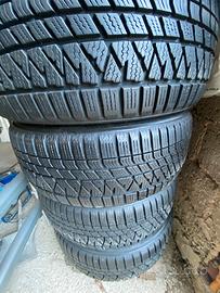 Gomme invernali su cerchi in lega Volvo 5 bulloni