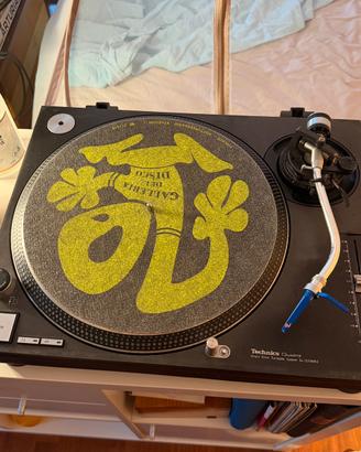 Piatto Technics SL-1210 MK2