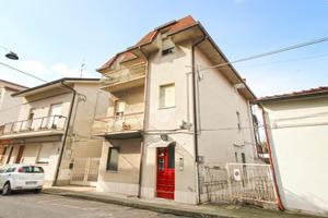 4 LOCALI A PORTO SANT'ELPIDIO