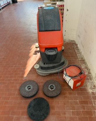 Lavasciuga pavimenti CTM a batteria + accessori