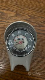Vecchio tachimetro anni 60 Fiat 500