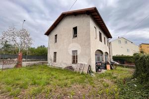 5 LOCALI A CAZZAGO SAN MARTINO