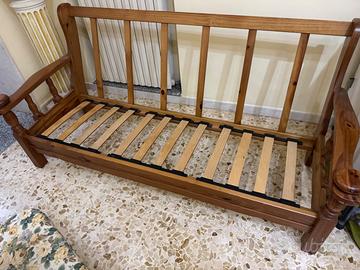 Divani in legno