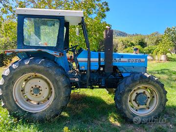 TRATTORE AGRICOLO