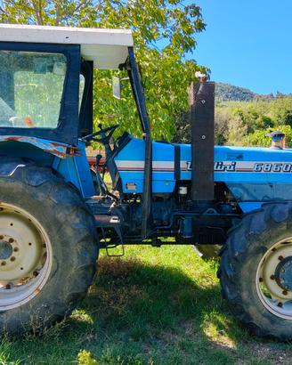 TRATTORE AGRICOLO