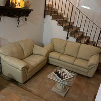 coppia di divani in vera pelle