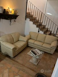 coppia di divani in vera pelle