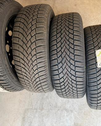 Gomme da neve con cerchi da 16 in ferro nuovi