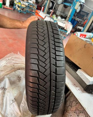 4 gomme Invernali Continental 215/65 R17H+ cerchi