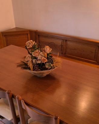 cassapanca con  tavolo ideale per taverna