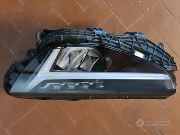 faro anteriore sinistro volvo xc40 2022