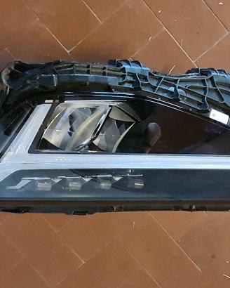 faro anteriore sinistro volvo xc40 2022
