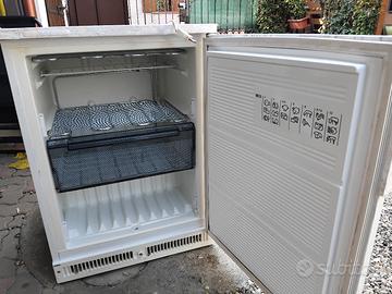 Freezer a cassetto